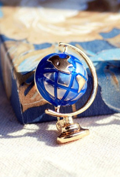 Globe Pin